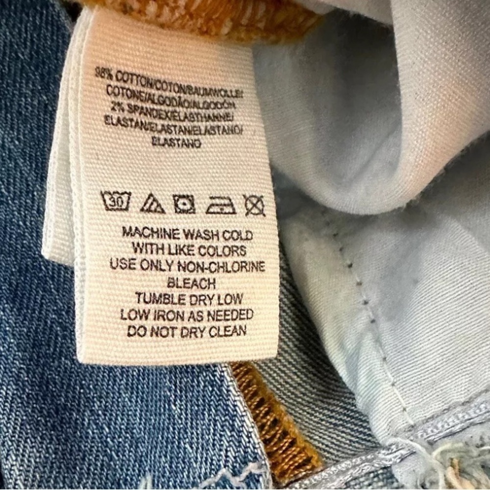 Free People Jeans Raw Waistband Bleach Spot Mid Rise Crop Bootcut Size 27 - Picture 6 of 11